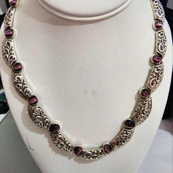 Vintage Avon Purple Catseye Necklace - Picture 3 of 6